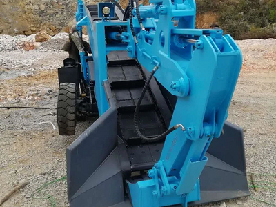 銅仁重晶石礦山,選購忠良輪胎刮板扒渣機(jī)